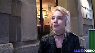 Кимбер Делис пришла домой к пикаперу и дала в очко двум партнерам